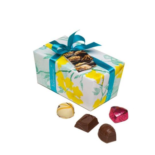 Луксозен шоколадов подарък за Великденските празници, Красив пролетен дар за всеки повод, Поздрави колеги и приятели с шоколадов подарък