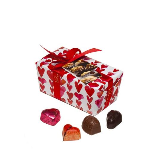 Луксозен шоколадов подарък за всеки повод, червен балотин. Ръчно приготвен белгийски шоколад. Вкусен и за споделяне с приятели и бизнес партньори