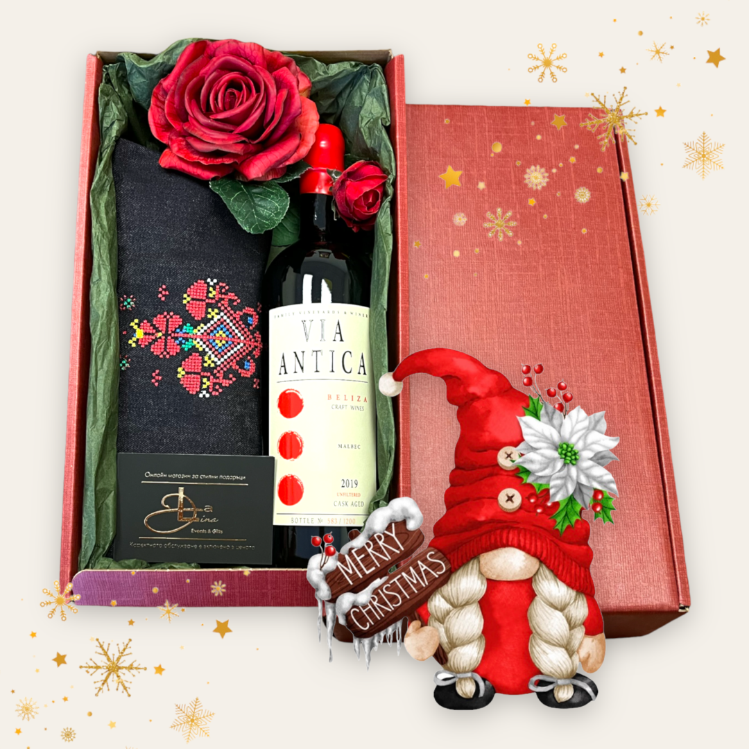 Коледна подаръчна кутия с вино и сувенири